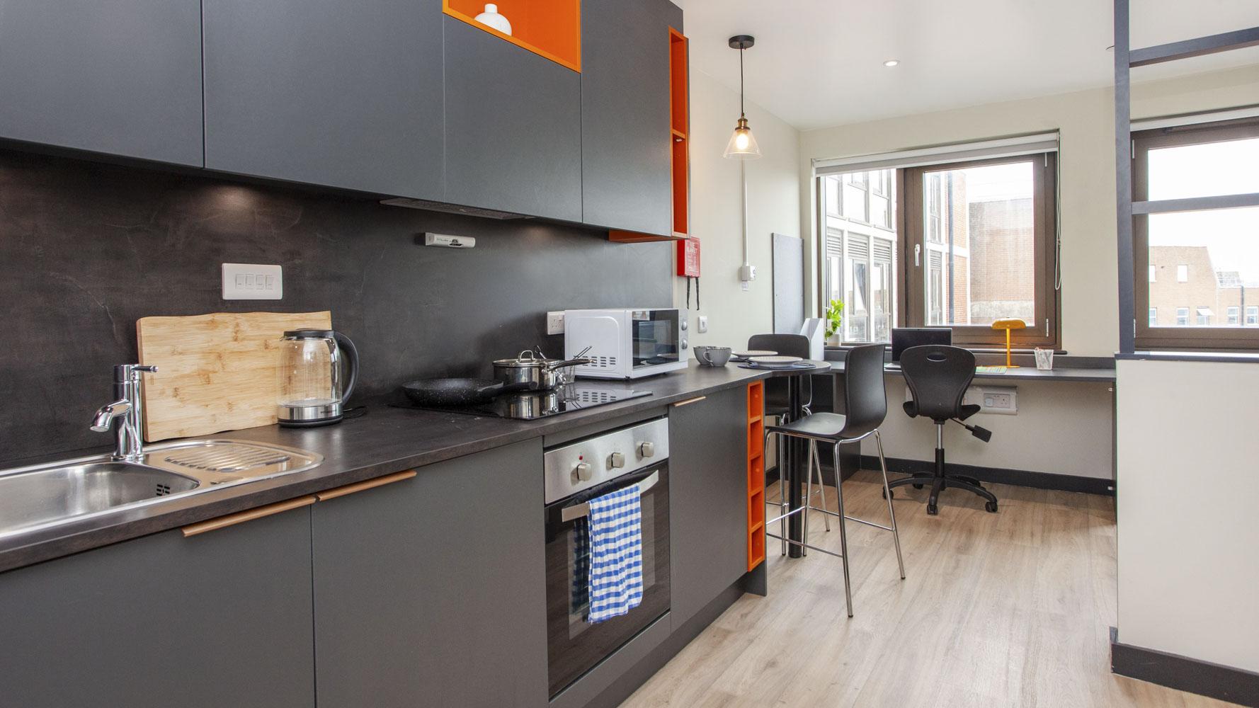  Premium Plus Studio  -  Crown House  - Gallery -  8