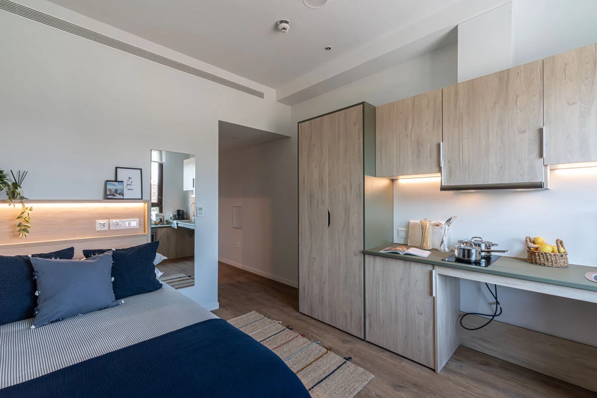 Studio Superior Accessible With Kitchen - 2