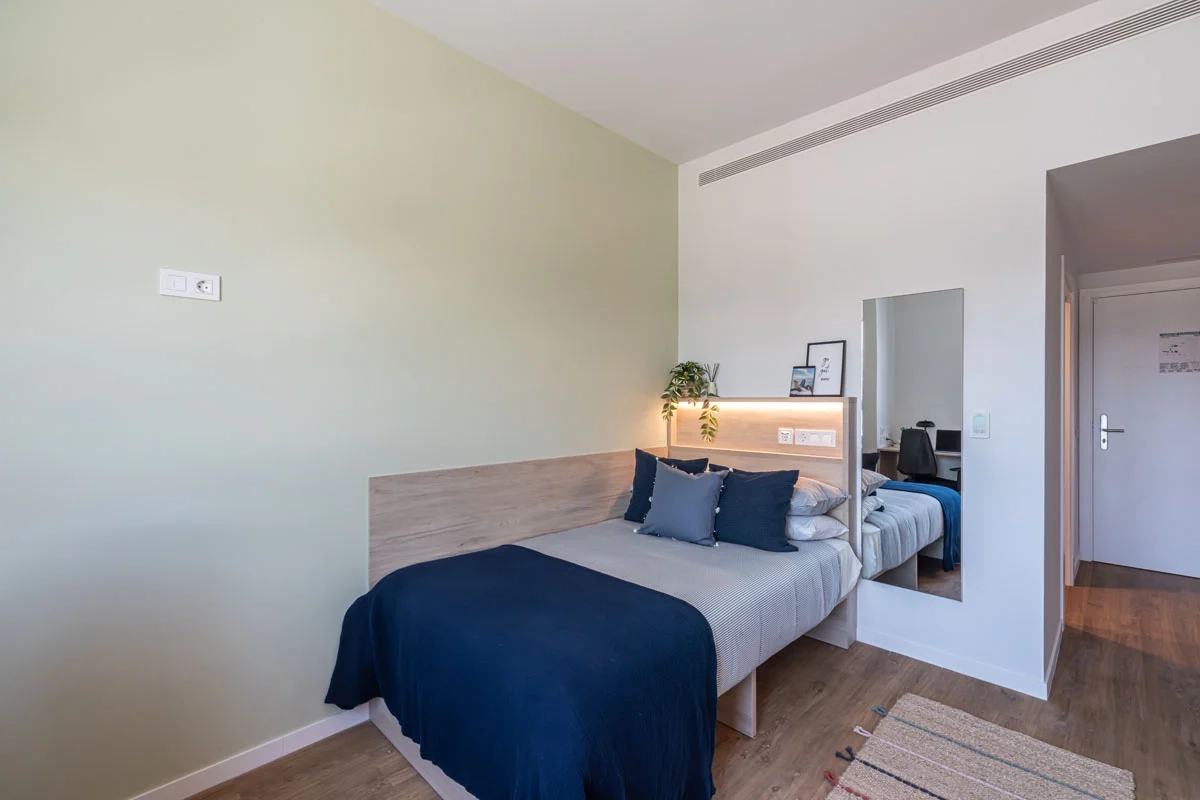 Studio Superior Accessible with Kitchen