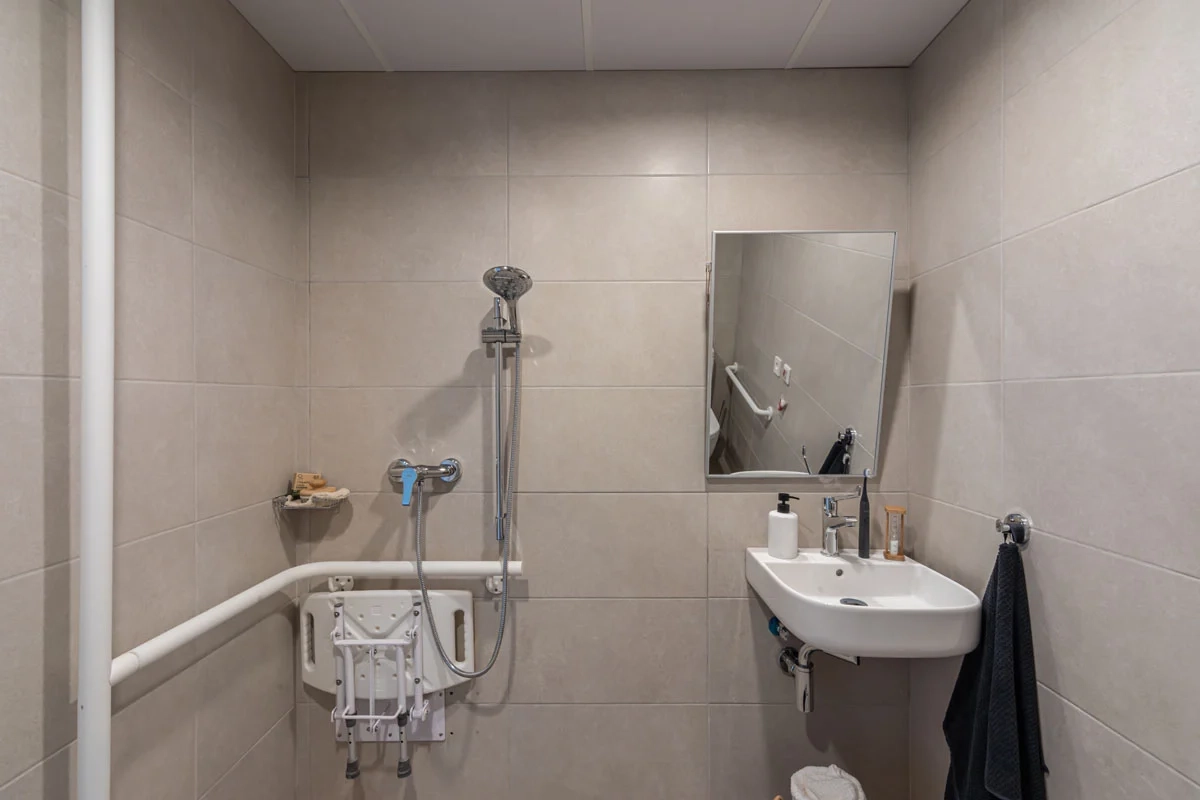 Studio Superior Accessible With Kitchen - 10