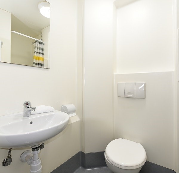  One Bed Apartment Silver  -  Buchanan View  - Gallery -  2