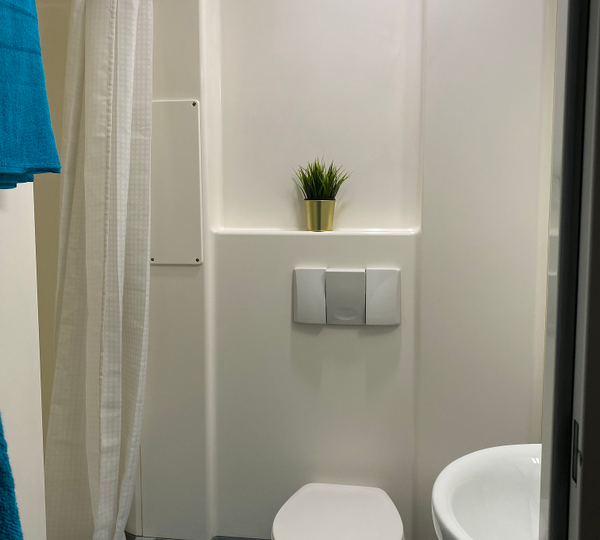 En-Suite  -  Buchanan View  - Gallery -  2