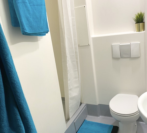  En-Suite  -  Buchanan View  - Gallery -  5