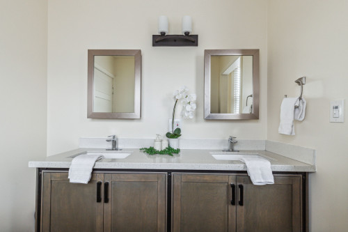 Spacious Victorian House - Incl. Workspace