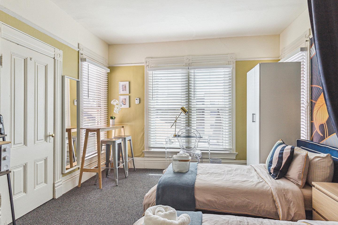 Bed In A 2-Bed Gender Separated Room - 9
