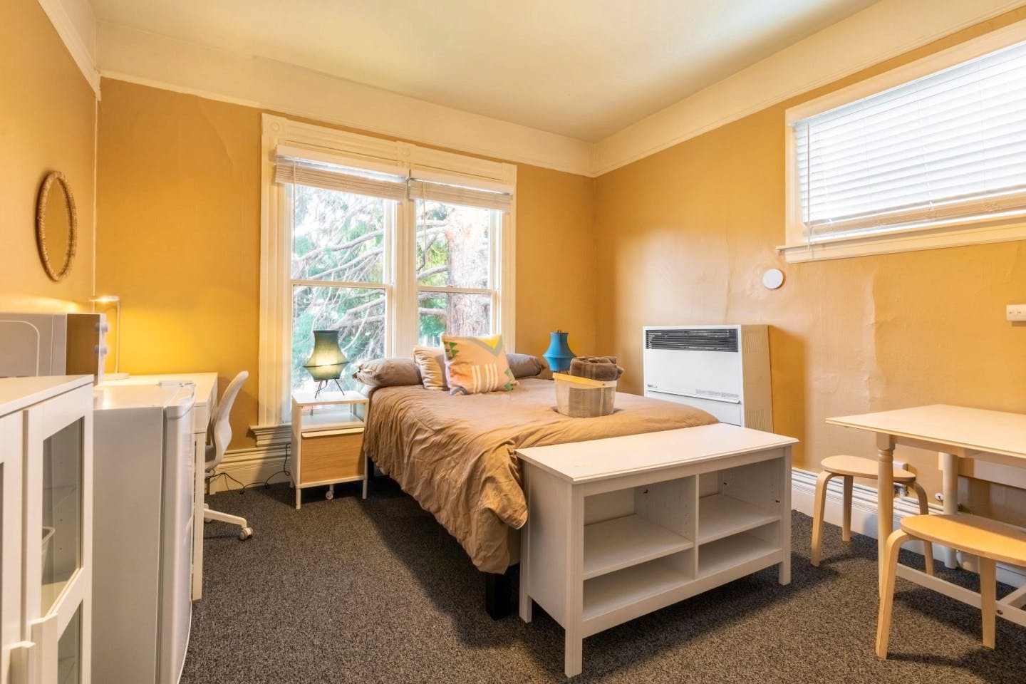  Fulton 5  -  Spacious Victorian House - Incl. Workspace nearby Edwards Stadium  - Gallery -  19