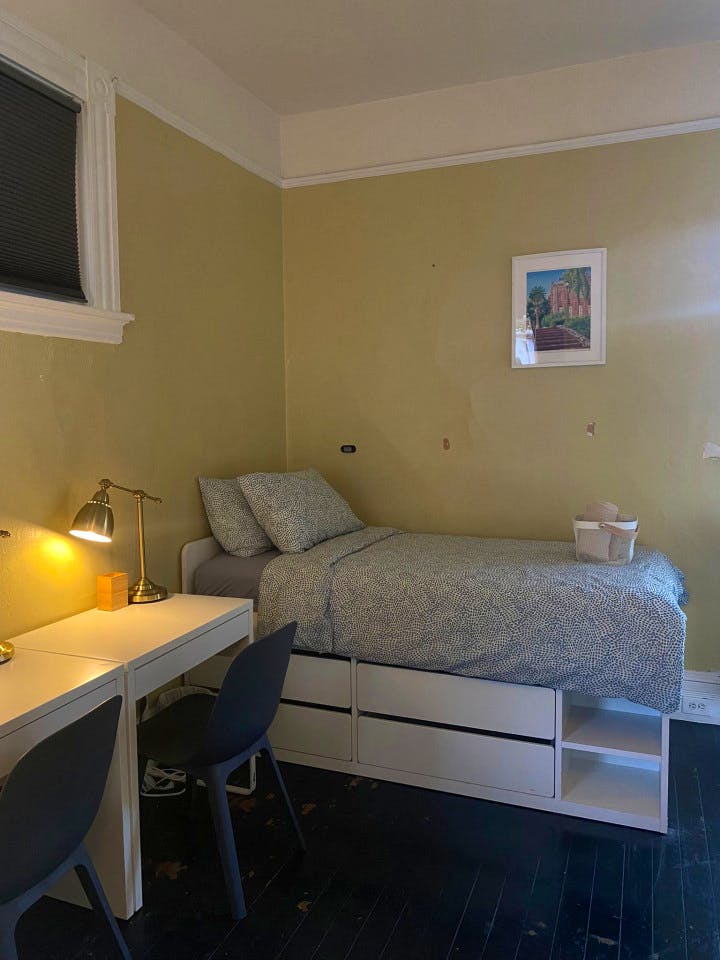  Bed In A 2-Bed Gender Separated Room  -  Spacious Victorian House - Incl. Workspace nearby Edwards Stadium  - Gallery -  32
