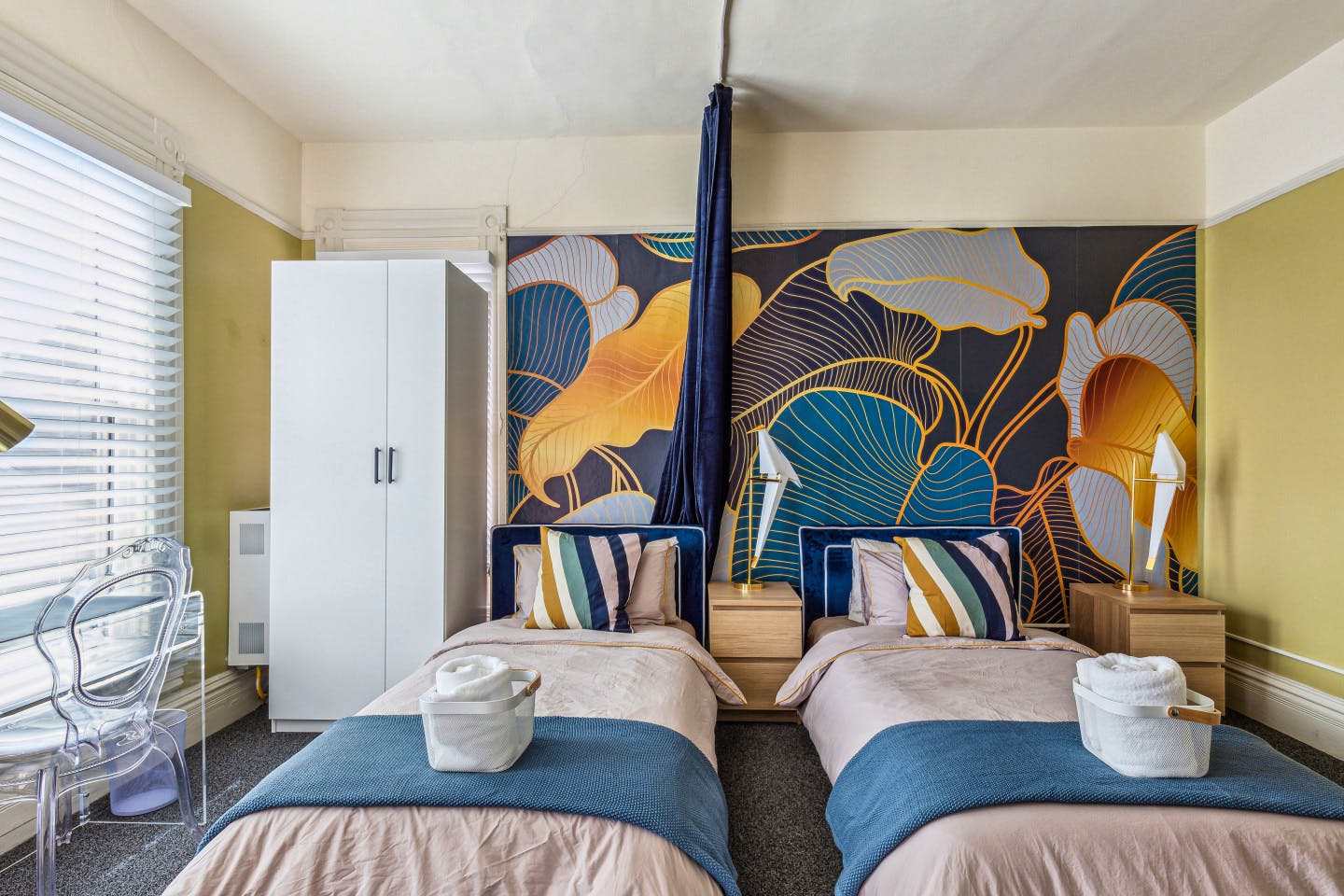  Bed In A 2-Bed Gender Separated Room  -  Spacious Victorian House - Incl. Workspace nearby Edwards Stadium  - Gallery -  64