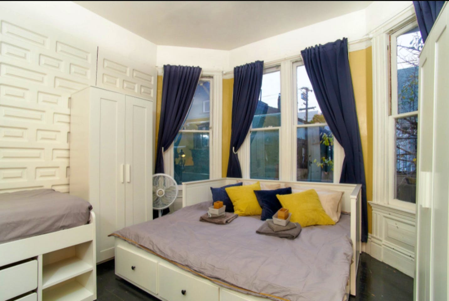  Bed In A 2-Bed Gender Separated Room  -  Spacious Victorian House - Incl. Workspace nearby Edwards Stadium  - Gallery -  59