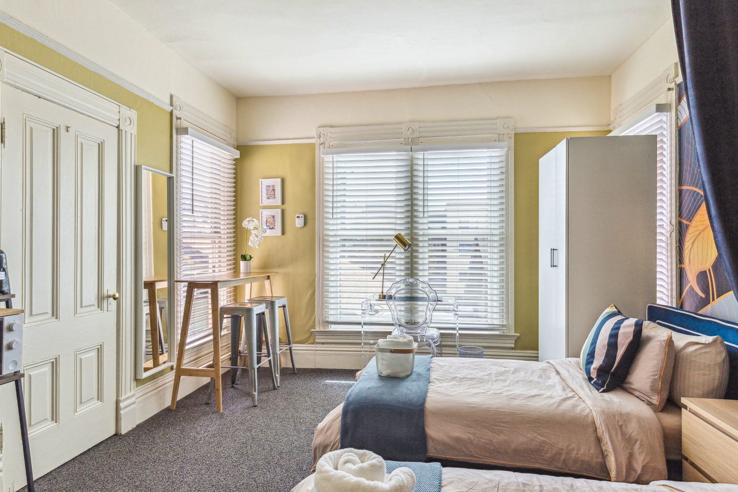  Bed In A 2-Bed Gender Separated Room  -  Spacious Victorian House - Incl. Workspace nearby Edwards Stadium  - Gallery -  65
