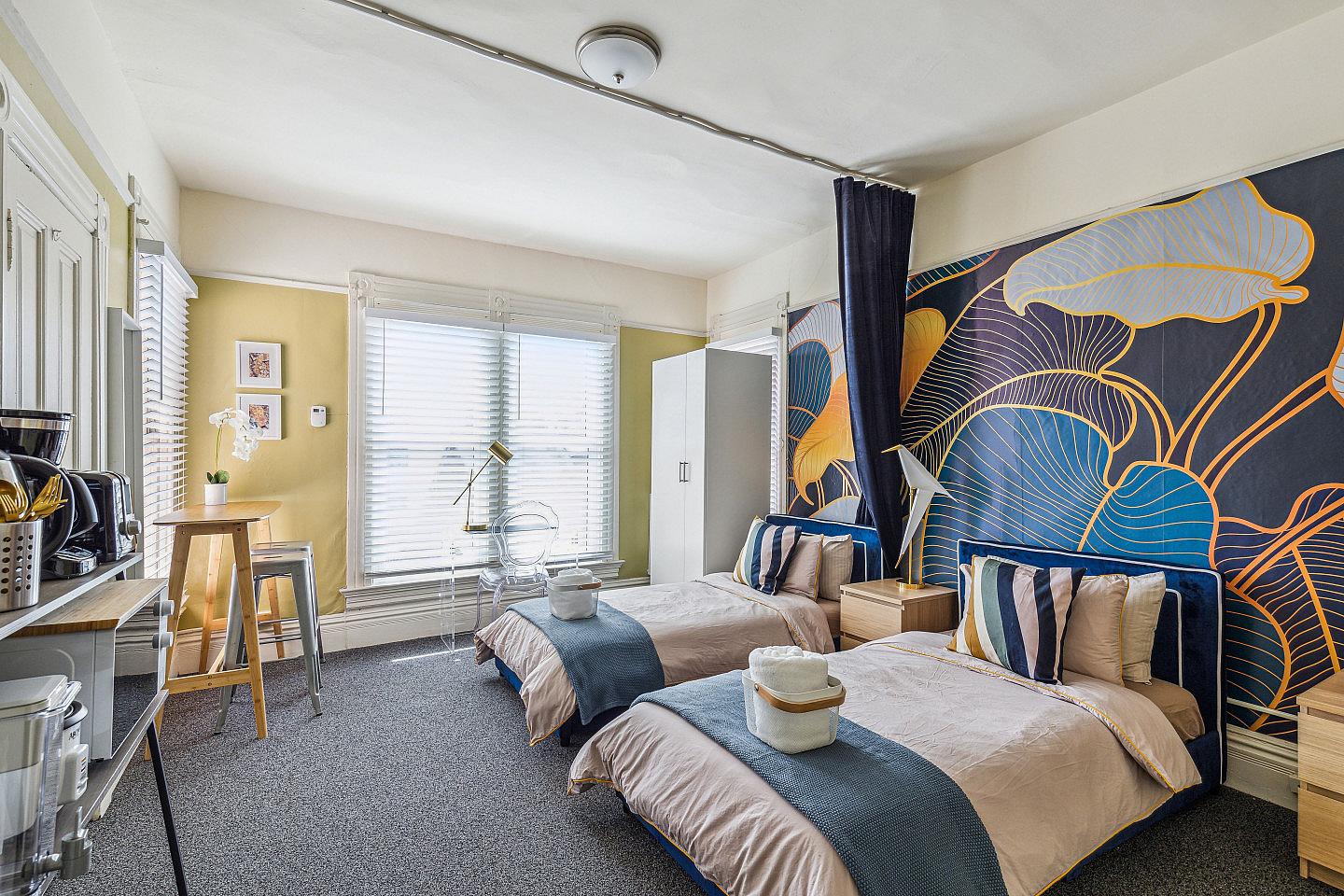  Bed In A 2-Bed Gender Separated Room  -  Spacious Victorian House - Incl. Workspace nearby Edwards Stadium  - Gallery -  21