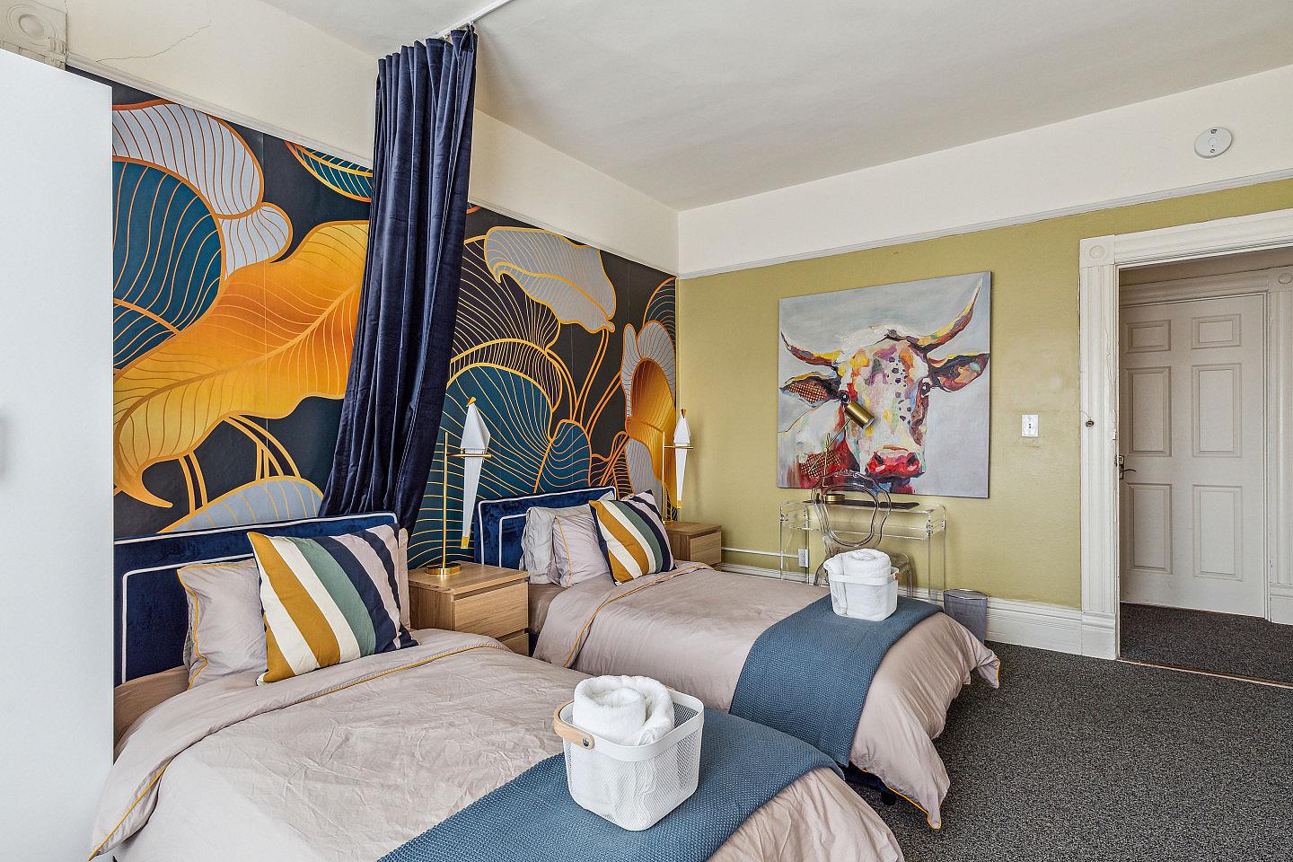  Bed In A 2-Bed Gender Separated Room  -  Spacious Victorian House - Incl. Workspace nearby Edwards Stadium  - Gallery -  17