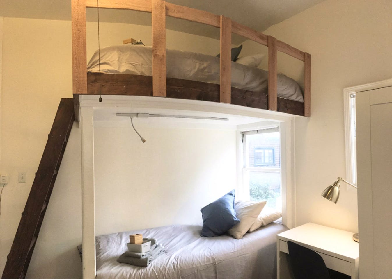  Bed In A 2-Bed Gender Separated Room  -  Spacious Victorian House - Incl. Workspace nearby Edwards Stadium  - Gallery -  43