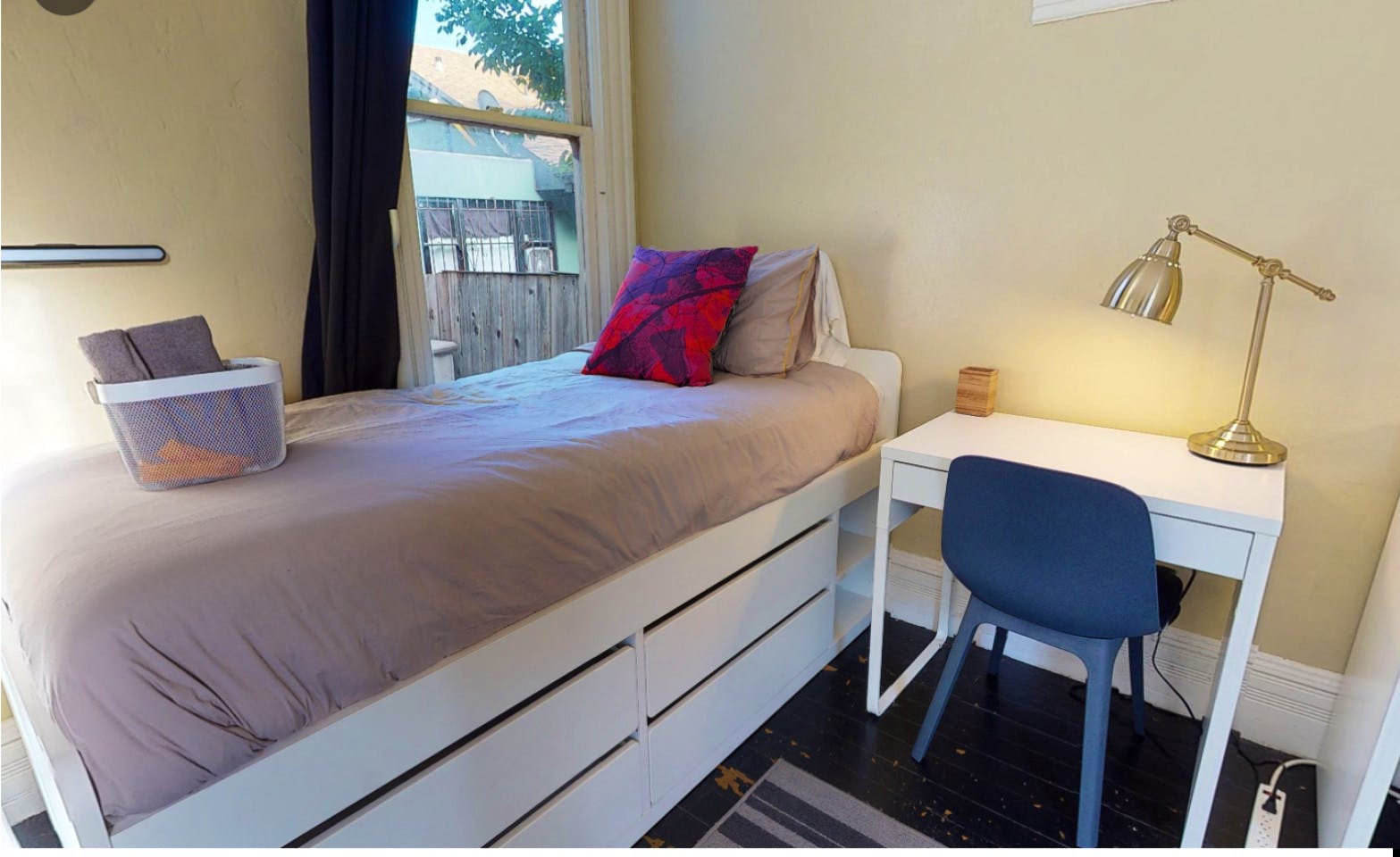  Bed In A 2-Bed Gender Separated Room  -  Spacious Victorian House - Incl. Workspace nearby Edwards Stadium  - Gallery -  29