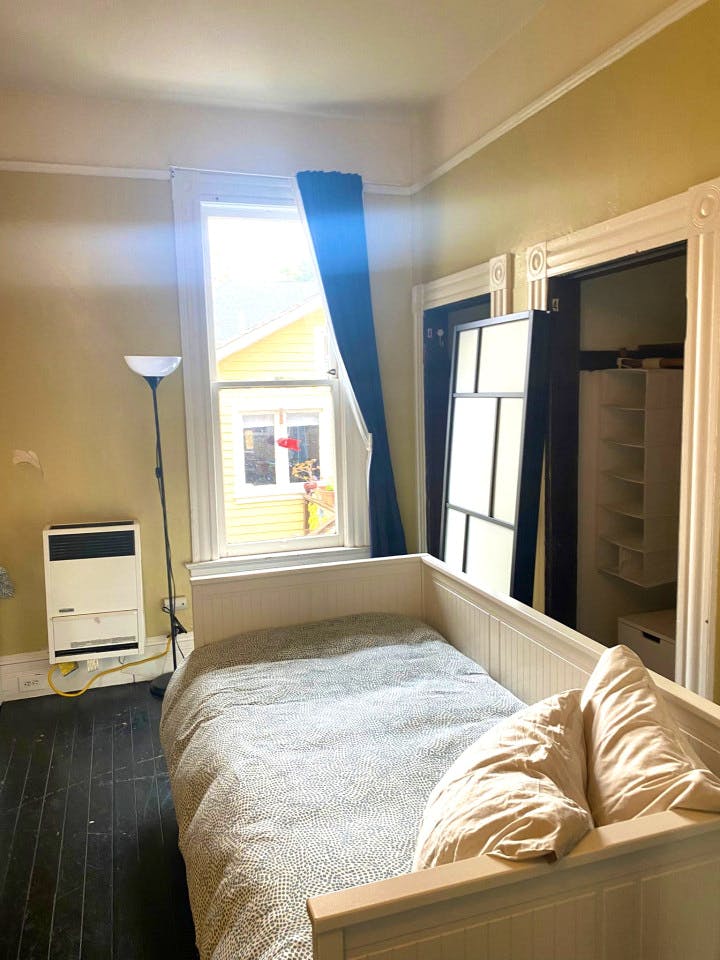  Bed In A 2-Bed Gender Separated Room  -  Spacious Victorian House - Incl. Workspace nearby Edwards Stadium  - Gallery -  31