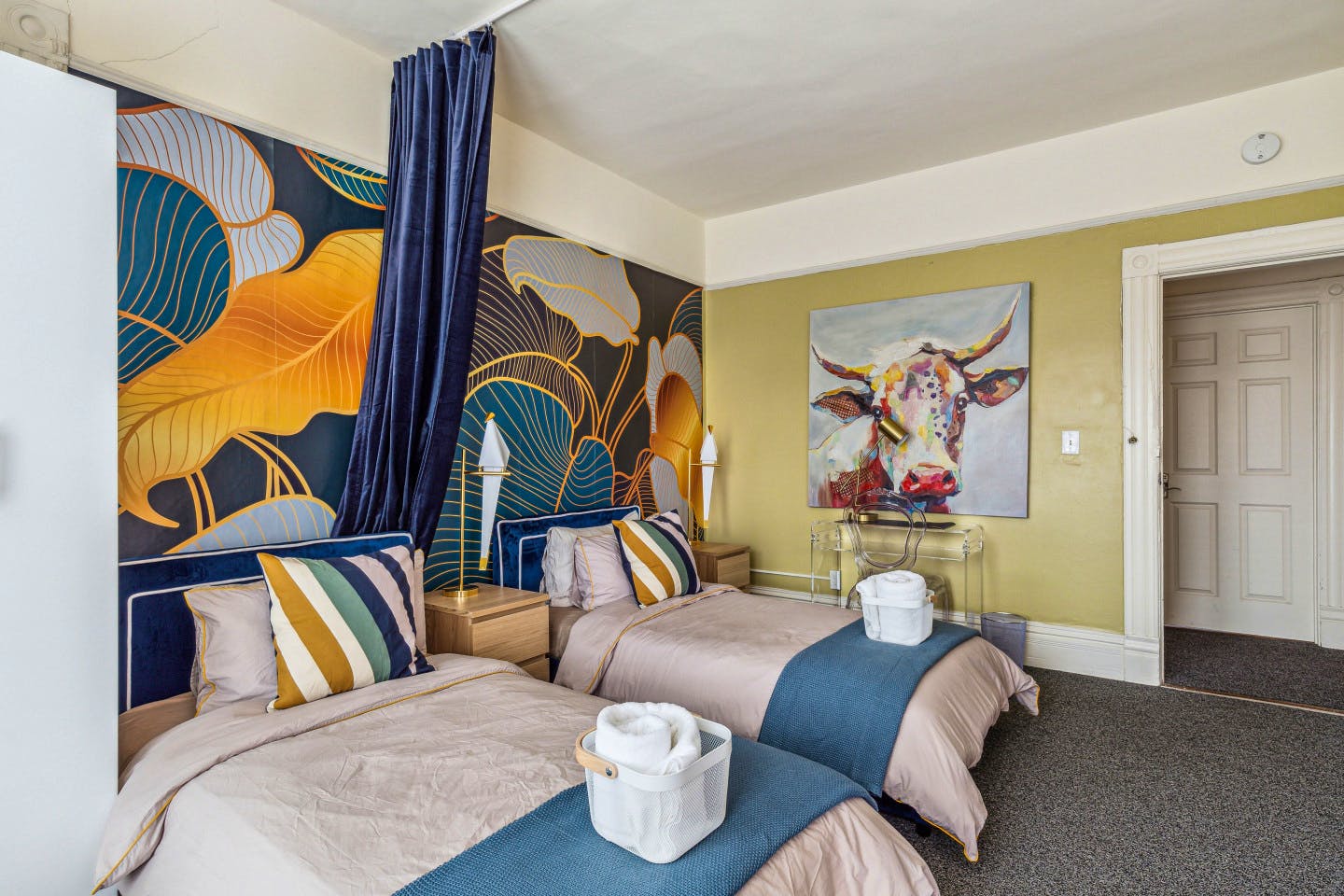  Bed In A 2-Bed Gender Separated Room  -  Spacious Victorian House - Incl. Workspace nearby Edwards Stadium  - Gallery -  63