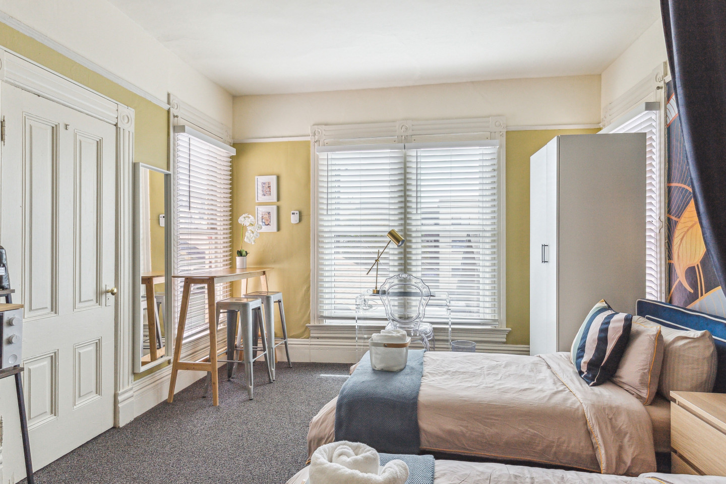  Bed In A 2-Bed Gender Separated Room  -  Spacious Victorian House - Incl. Workspace nearby Edwards Stadium  - Gallery -  54
