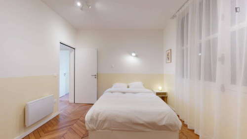 Luminous double bedroom close to La Villette Park