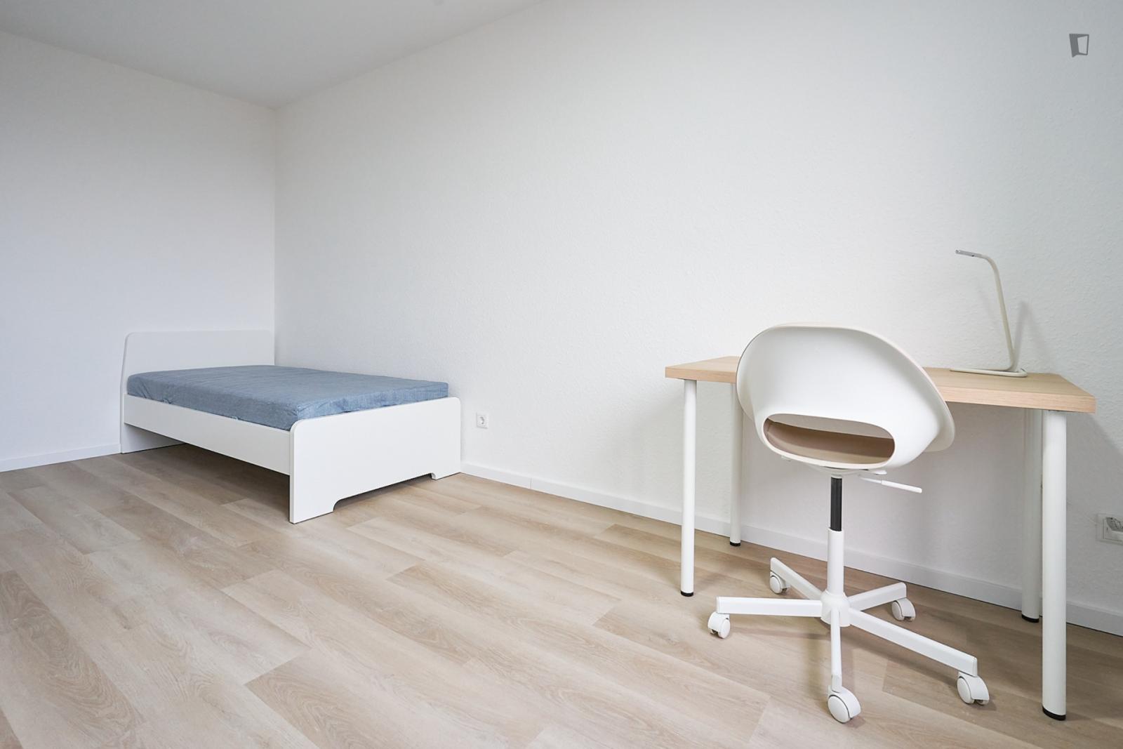 Cosy Single Bedroom Close To The D-Elbruchstraße Metro - Cosy single bedroom close to the D-Elbruchstraße metro - Gallery - 1