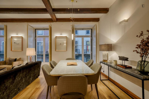 Tastefully decorated flat in Chiado