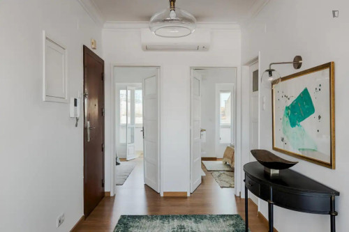 Very sunny and beautifully decorated flat