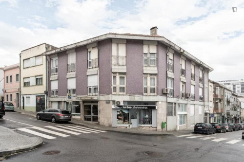 Elegant 2-bedroom apartment near the General Torres train station 