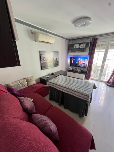 Colourful Twin Bedroom close to Federico García Lorca Park