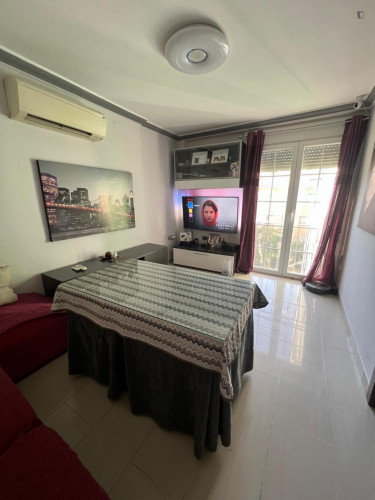 Colourful Twin Bedroom close to Federico García Lorca Park  - Gallery -  5