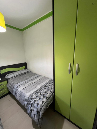 Colourful Twin Bedroom close to Federico García Lorca Park