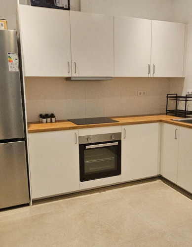 Spacious Coliving Experience in Vibrant Eixample, Barcelona