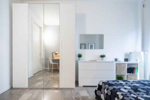 Sublime double bedroom near the Vicenza train station