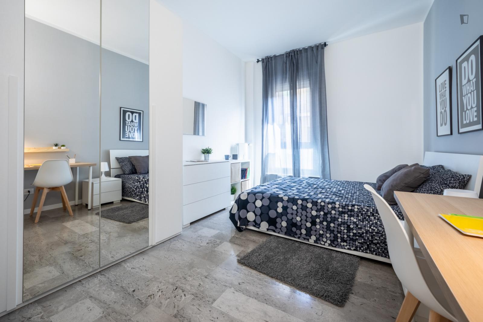 Sublime Double Bedroom Near The Vicenza Train Station - 1