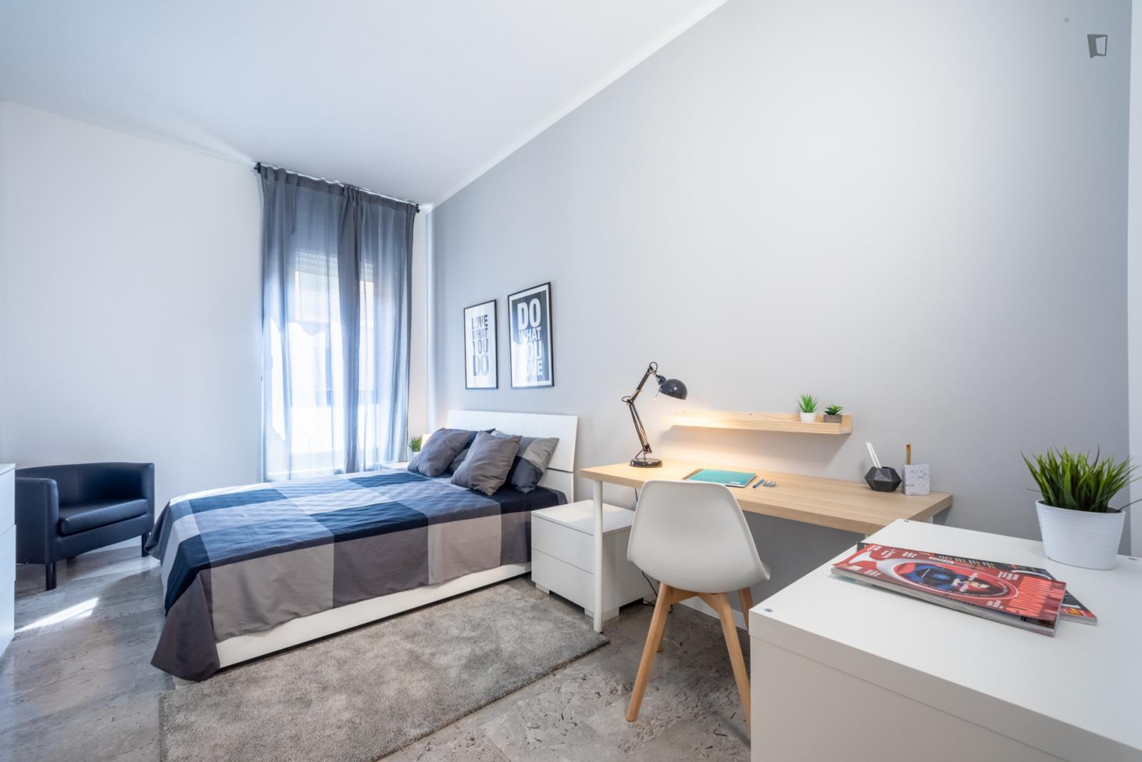  Tasteful Double Bedroom Near The Vicenza Train Station  -  Tasteful double bedroom near the Vicenza train station  - Gallery -  1