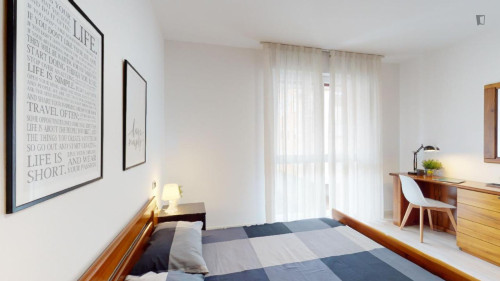 Appealing double bedroom near Parco Fornace Morandi