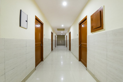 OYO LIFE NOD662 Sector 62 Rd - Gallery - 7