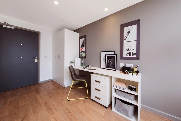  Double Wheelchair Accessible Studio  -  White Rose View  - Gallery -  3