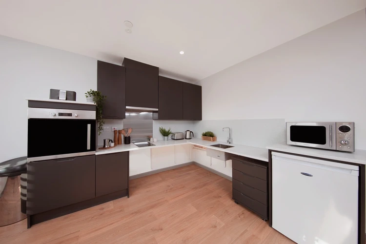  Double Wheelchair Accessible Studio  -  White Rose View  - Gallery -  4