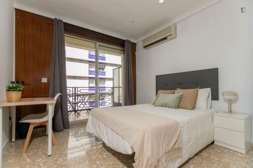 Appealing double bedroom near the Jesús metro
