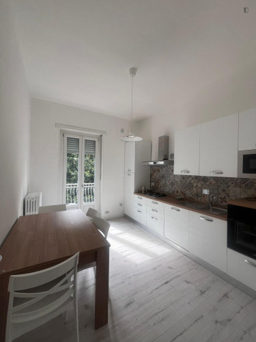 Single bedroom in a shared 4-bedroom apartment