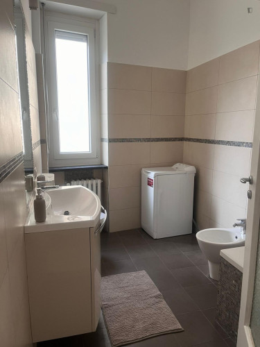 Single bedroom in a shared 4-bedroom apartment