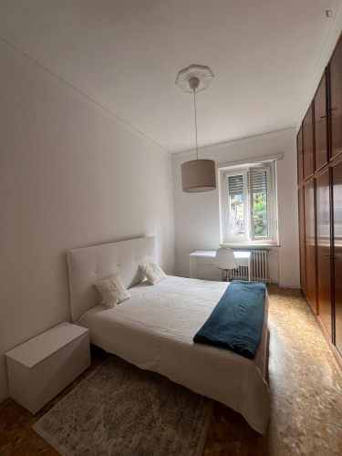 Single bedroom in a shared 4-bedroom apartment