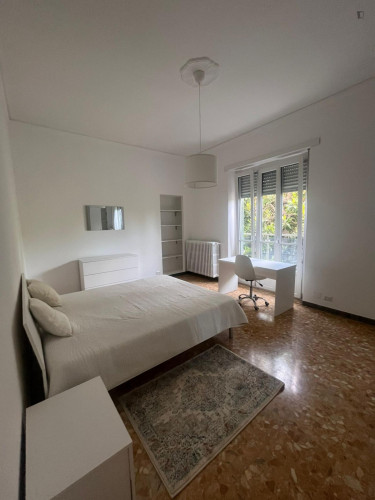Single bedroom in a shared 4-bedroom apartment