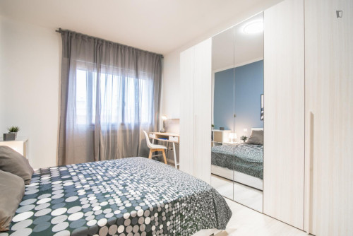 Ample double ensuite bedroom in Mestre