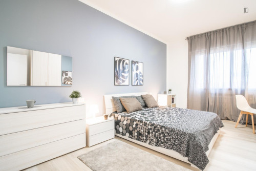 Ample double ensuite bedroom in Mestre
