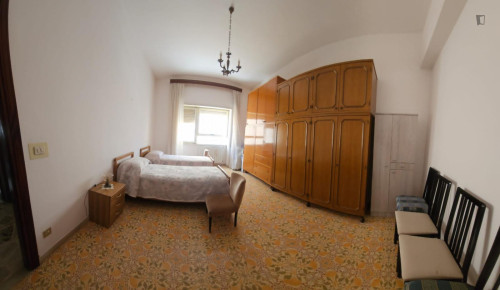 Very cosy single bedroom near the Reggio Di Calabria Lido train station