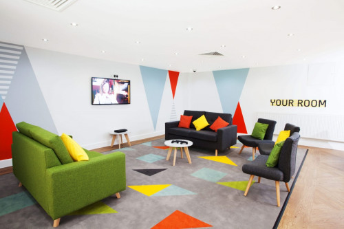  Large High Double En-Suite: Three Bedroom Flat  -  Kelvin Court Unite  - Gallery -  1