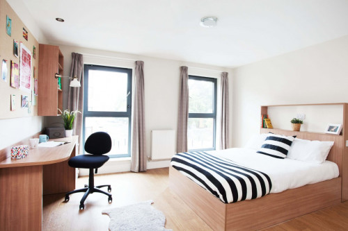  Double Partly Accessible En-Suite  -  كيلفن كورت  - Gallery -  1