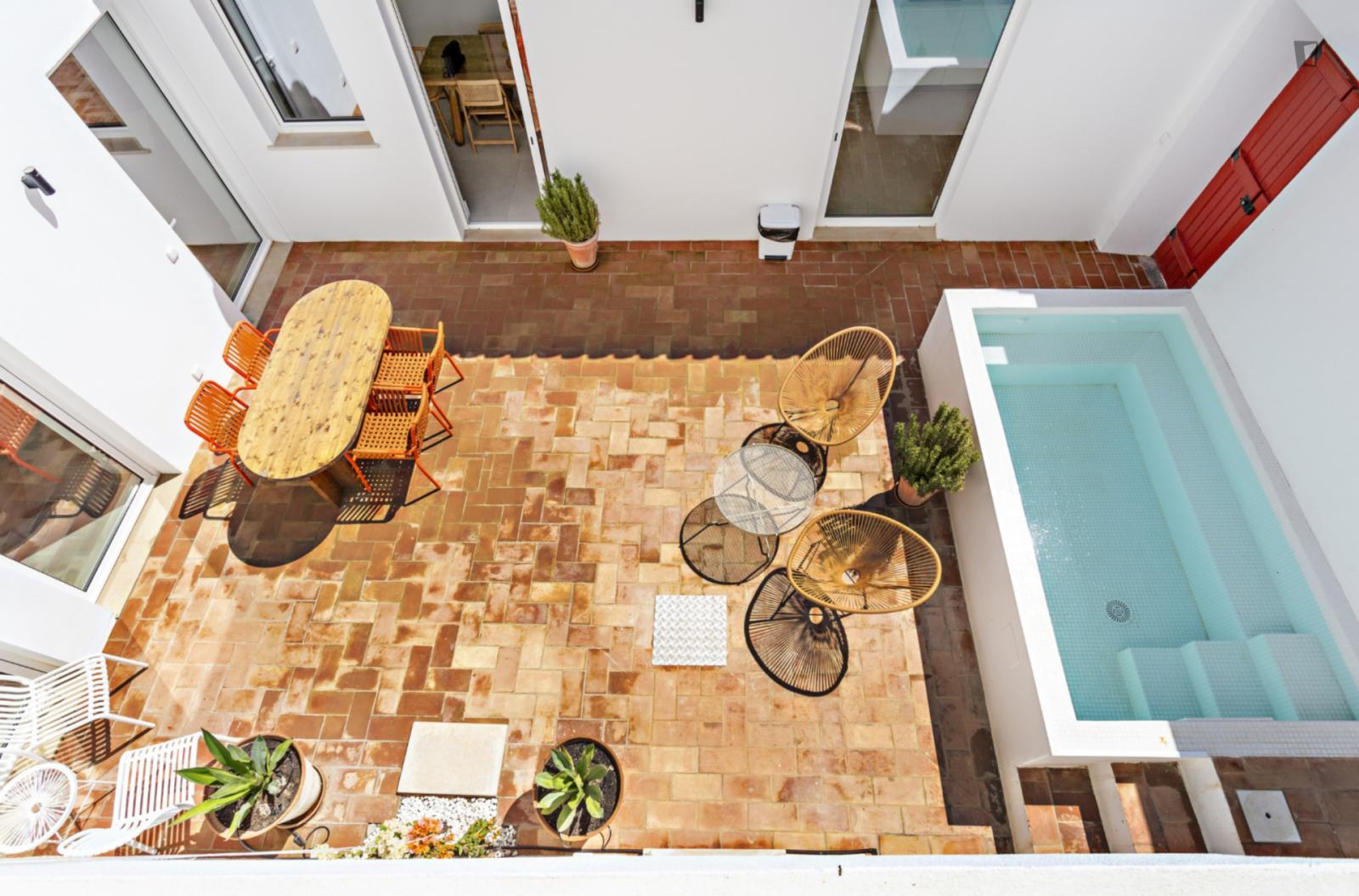 Marvellous House With A Swimming Pool - 1