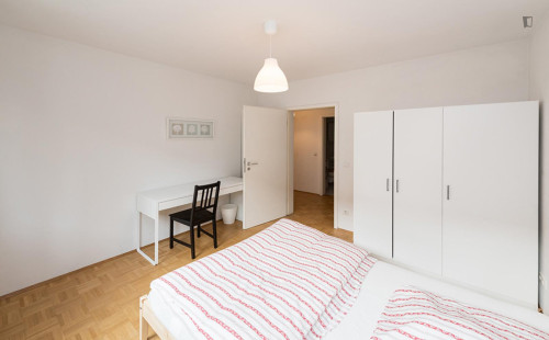 Nice single bedroom in Neuhausen-Nymphenburg