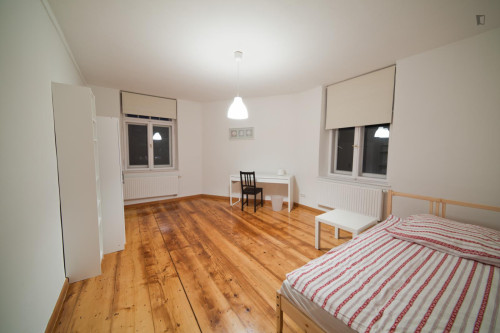Double bedroom in a student flat, in the Old Town district